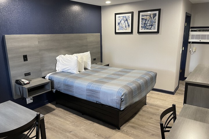 Room 19 of 40