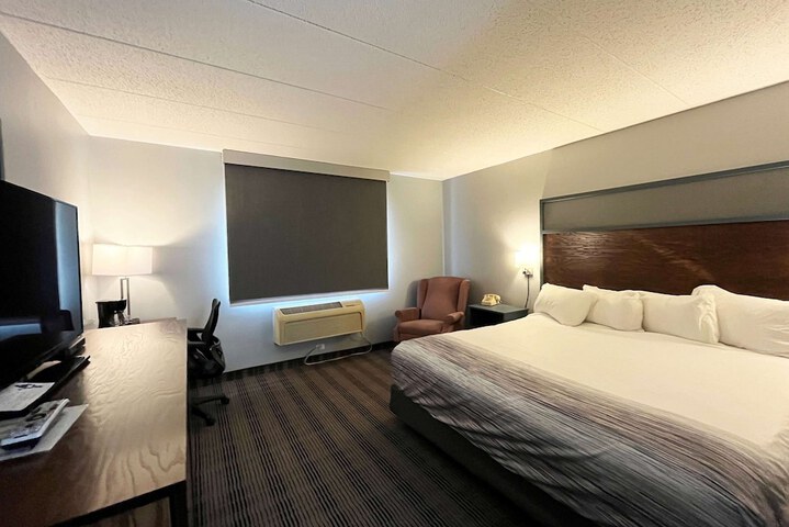 Room 11 of 38