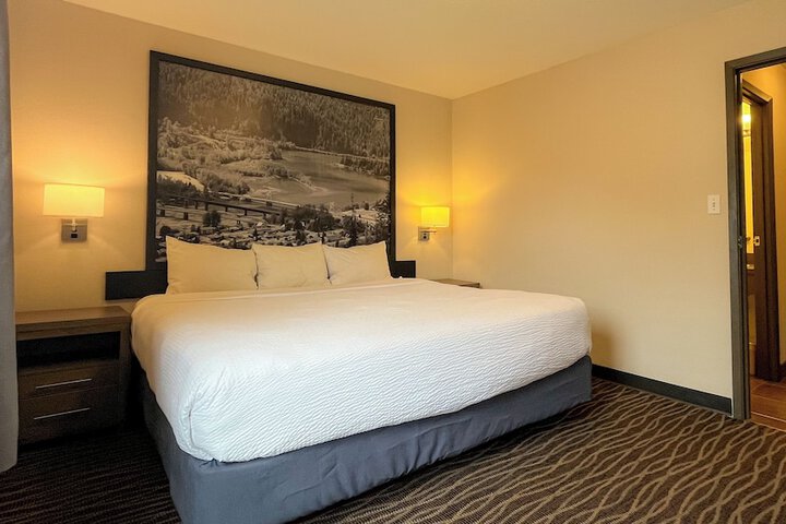 Super 8 by Wyndham Revelstoke BC
