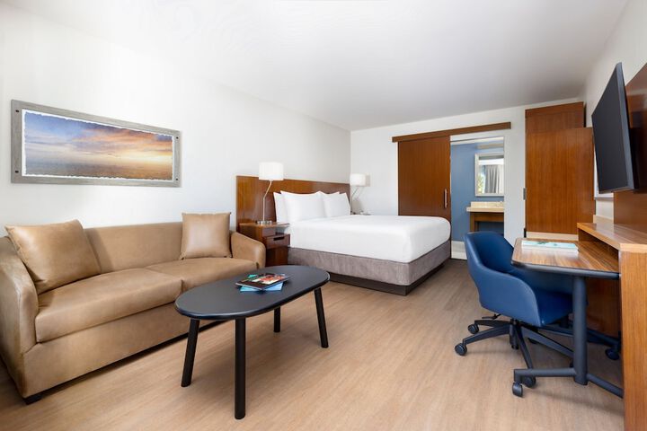 Room 28 of 61