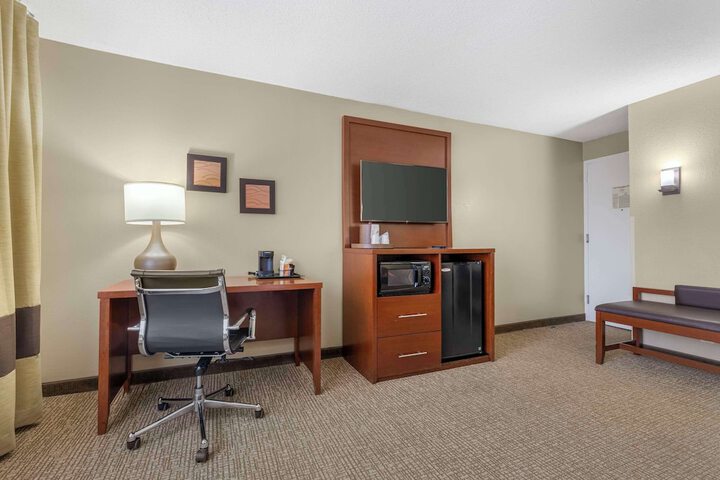 Room 21 of 80