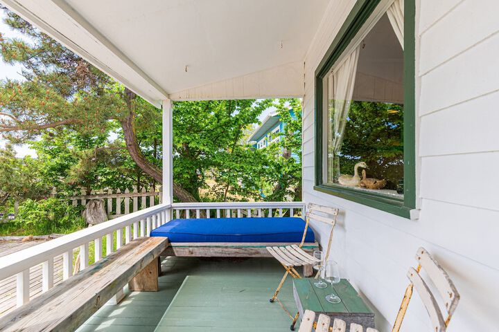 Sunlight Beach Getaway by Avantstay Views