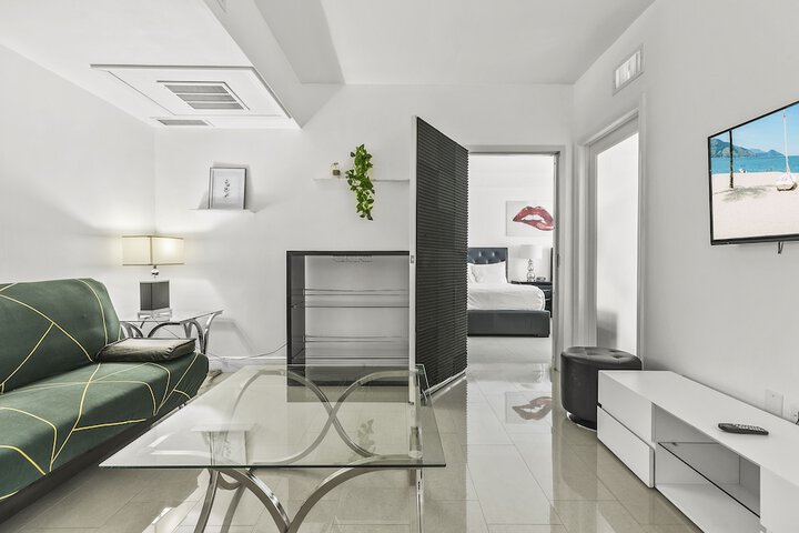 Room 33 of 167