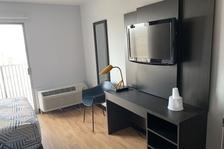 Room 7 of 13
