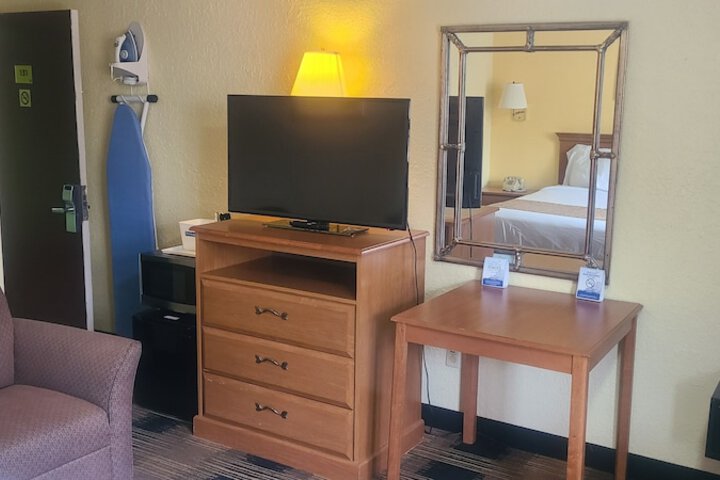 Travelodge by Wyndham Airport Platte City