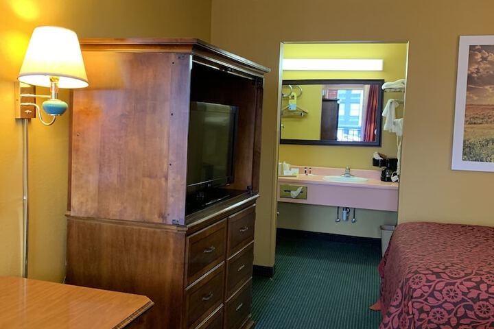 Room 18 of 20