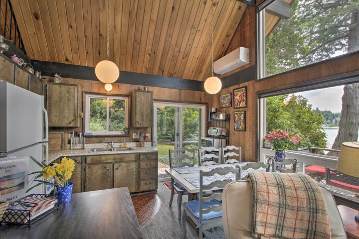 Waterfront Cabin w / Fire Pit in Gig Harbor!