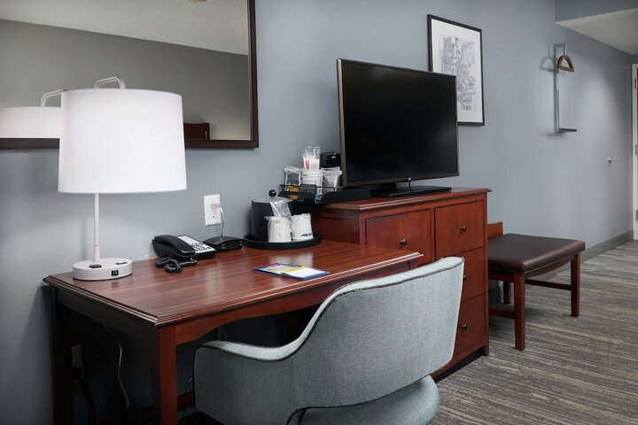 Room 22 of 38