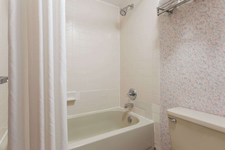 Room 8 of 29