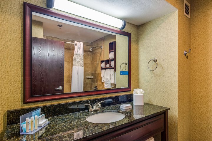 Room 21 of 35