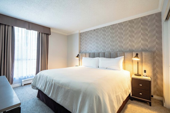 Room 27 of 38