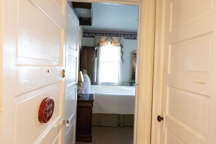 Room 8 of 75