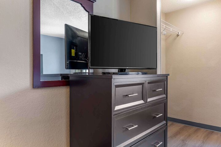 Room 20 of 28