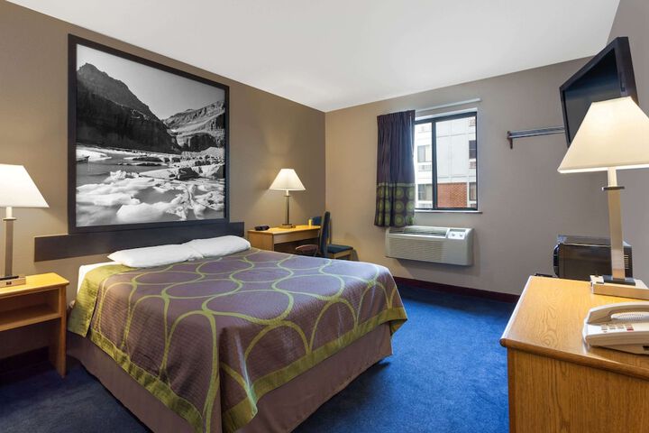 Room 7 of 29