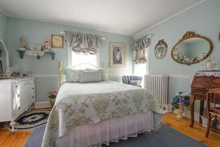 Room 8 of 25