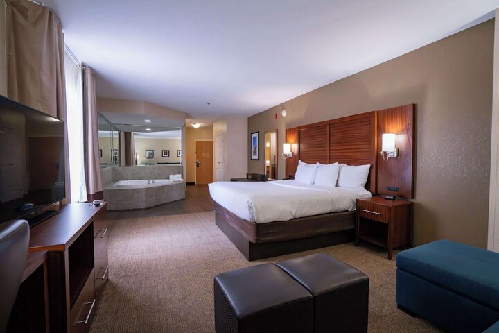 Room 27 of 48