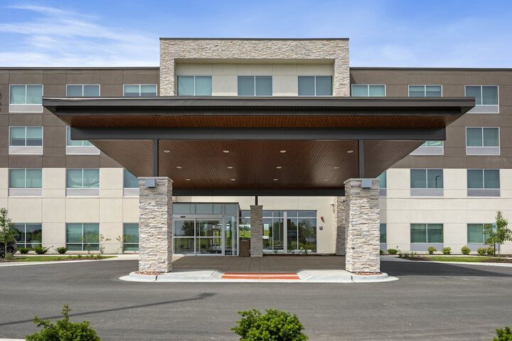 Hotel 3 of 58