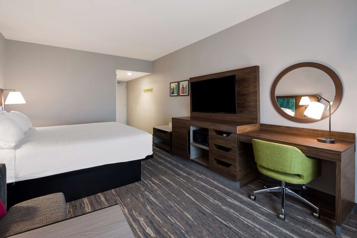 Room 15 of 23