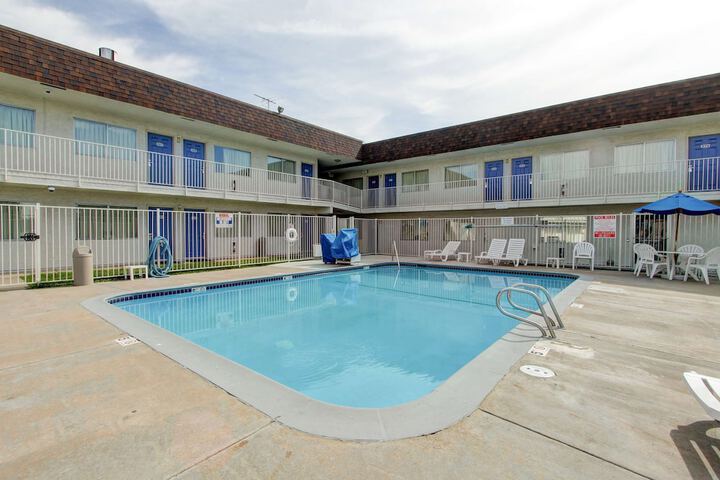 Pool 8 of 30