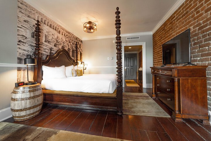 Room 26 of 39