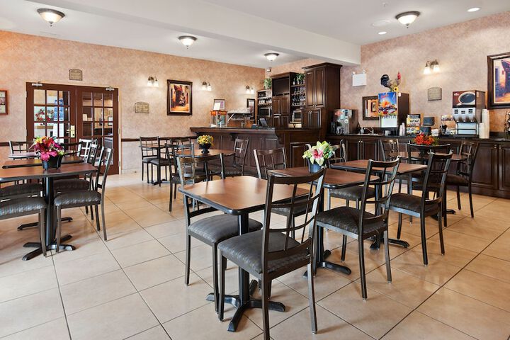 Best Western Plus Fredericton Hotel & Suites