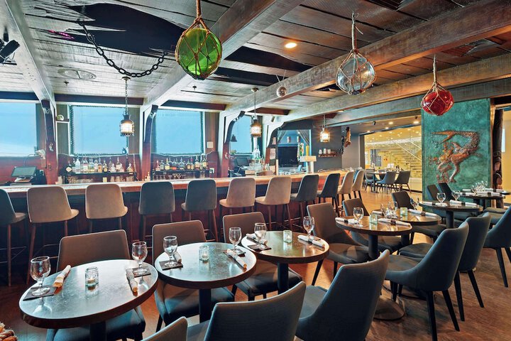 Lounge 159 of 215