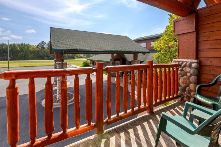 Shell Lake Lodge a Travelodge by Wyndham