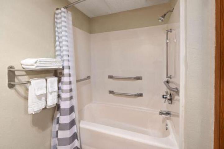 Smart Choice Inn and Suites