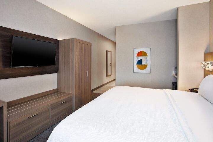 Room 80 of 121