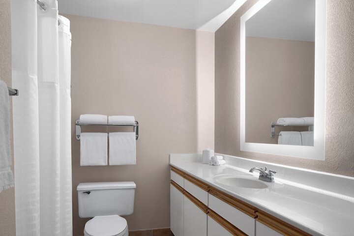 Room 16 of 26