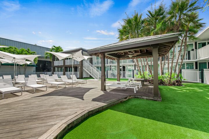 Casey Key Resorts - Mainland