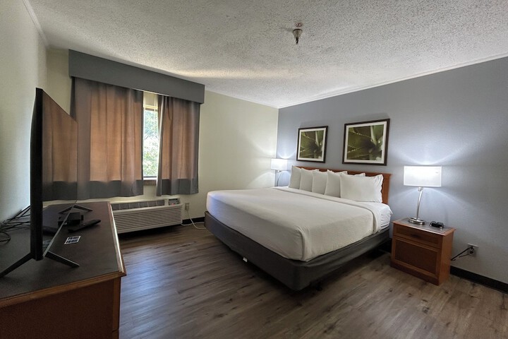 Room 19 of 33