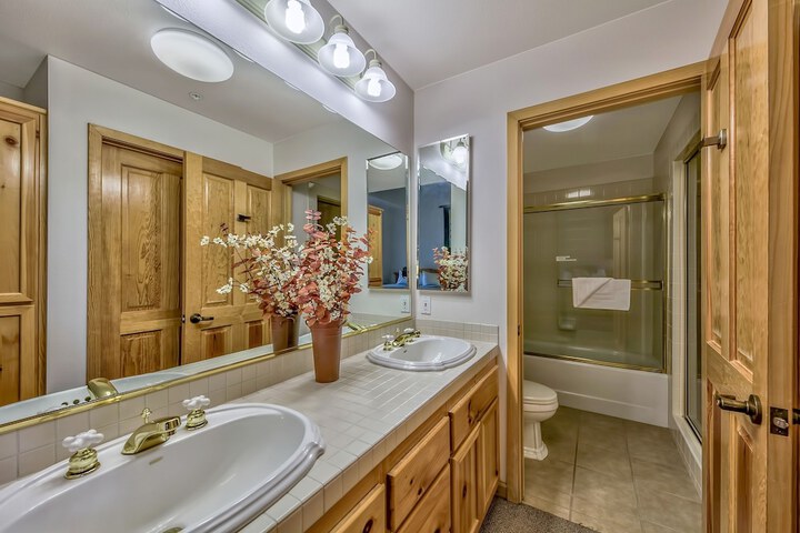 Luxury 2br + Loft Lodge at Kirkwood Unbeatable Location 2 Bedroom Condo by RedAwning