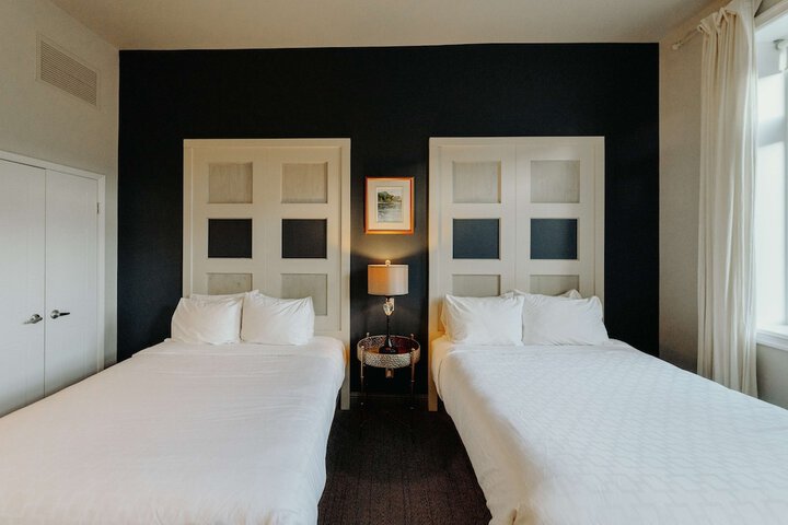 Room 10 of 22