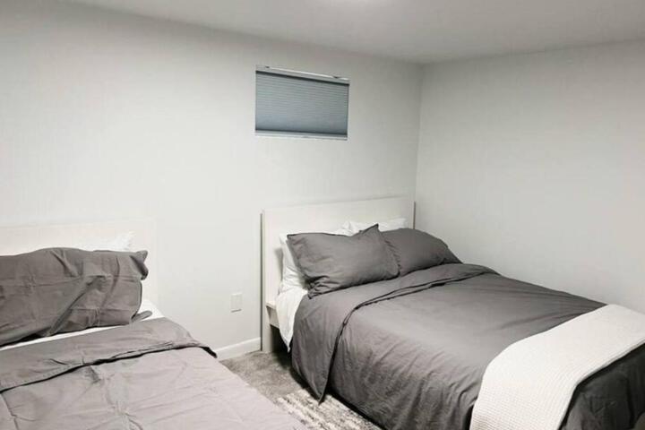 Entire Home near SLC. Family Friendly & King Suite