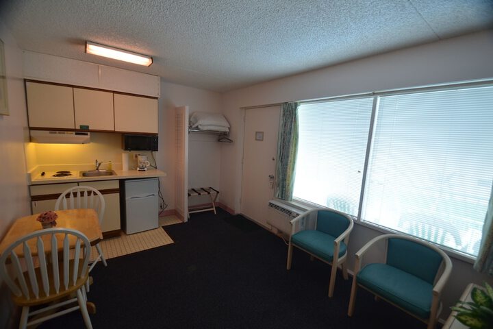 Room 19 of 33