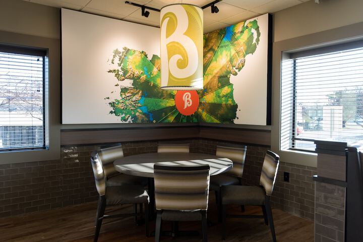 Dining 52 of 64