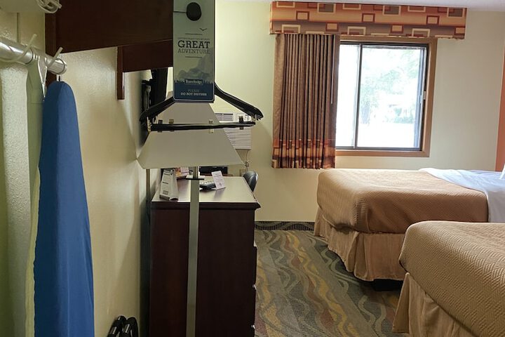 Travelodge by Wyndham La Porte / Michigan City Area