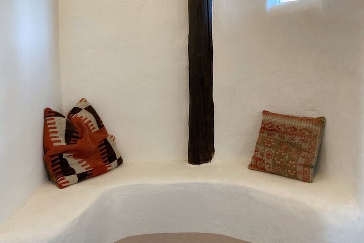 Room 4 of 75