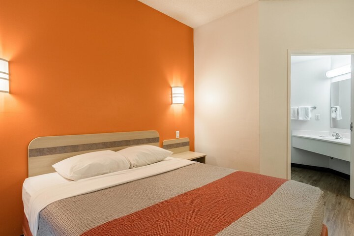 Room 12 of 31