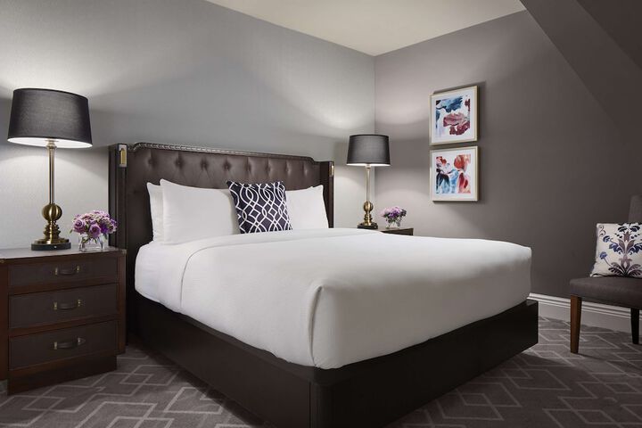 Room 32 of 71