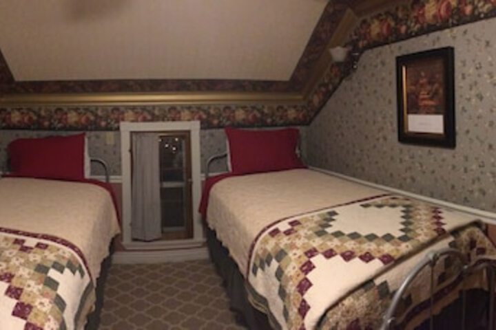 Room 100 of 223