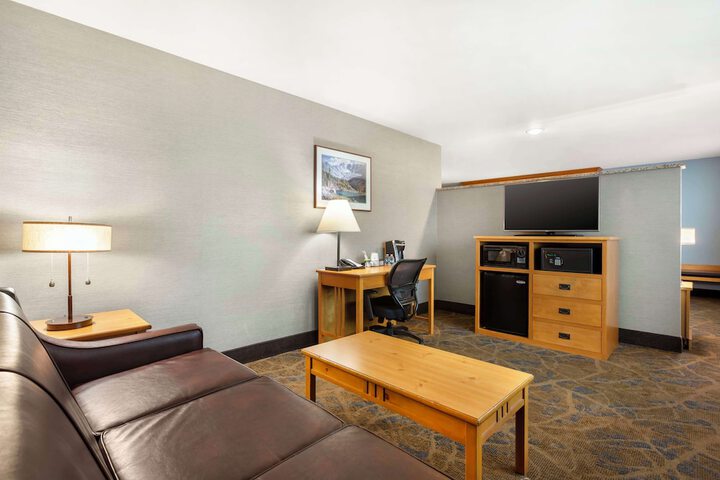 Room 43 of 59