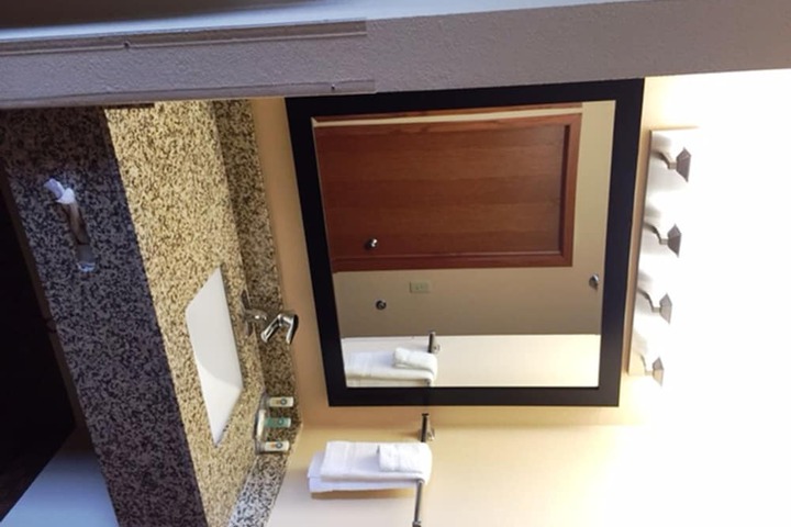 Room 18 of 31