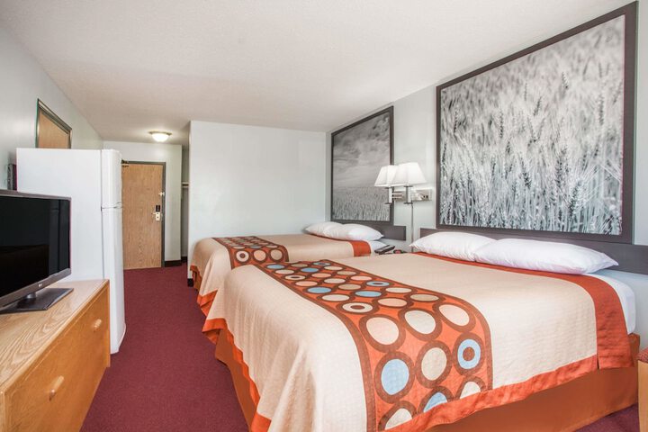 Super 8 by Wyndham Kindersley