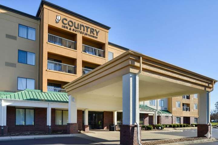 Country Inn & Suites by Radisson Brown Deer - Milwaukee North