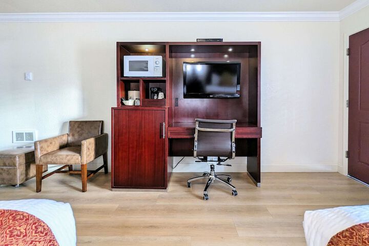 Room 19 of 32