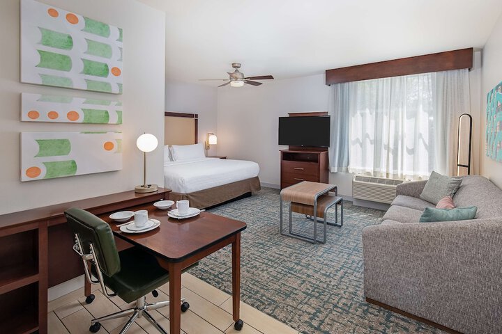 Room 26 of 46