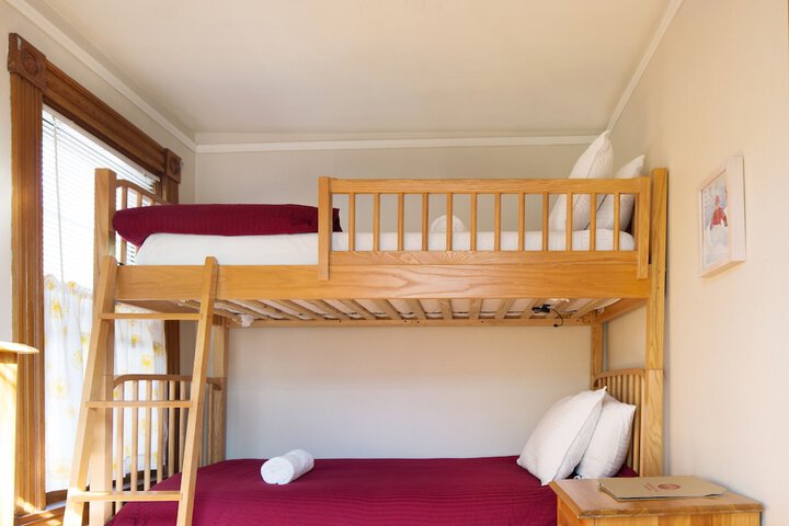 Room 5 of 19