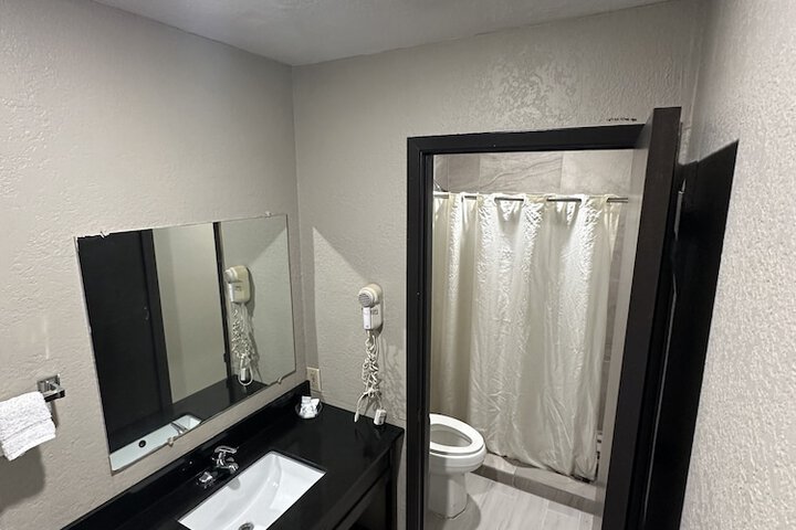 Room 34 of 42